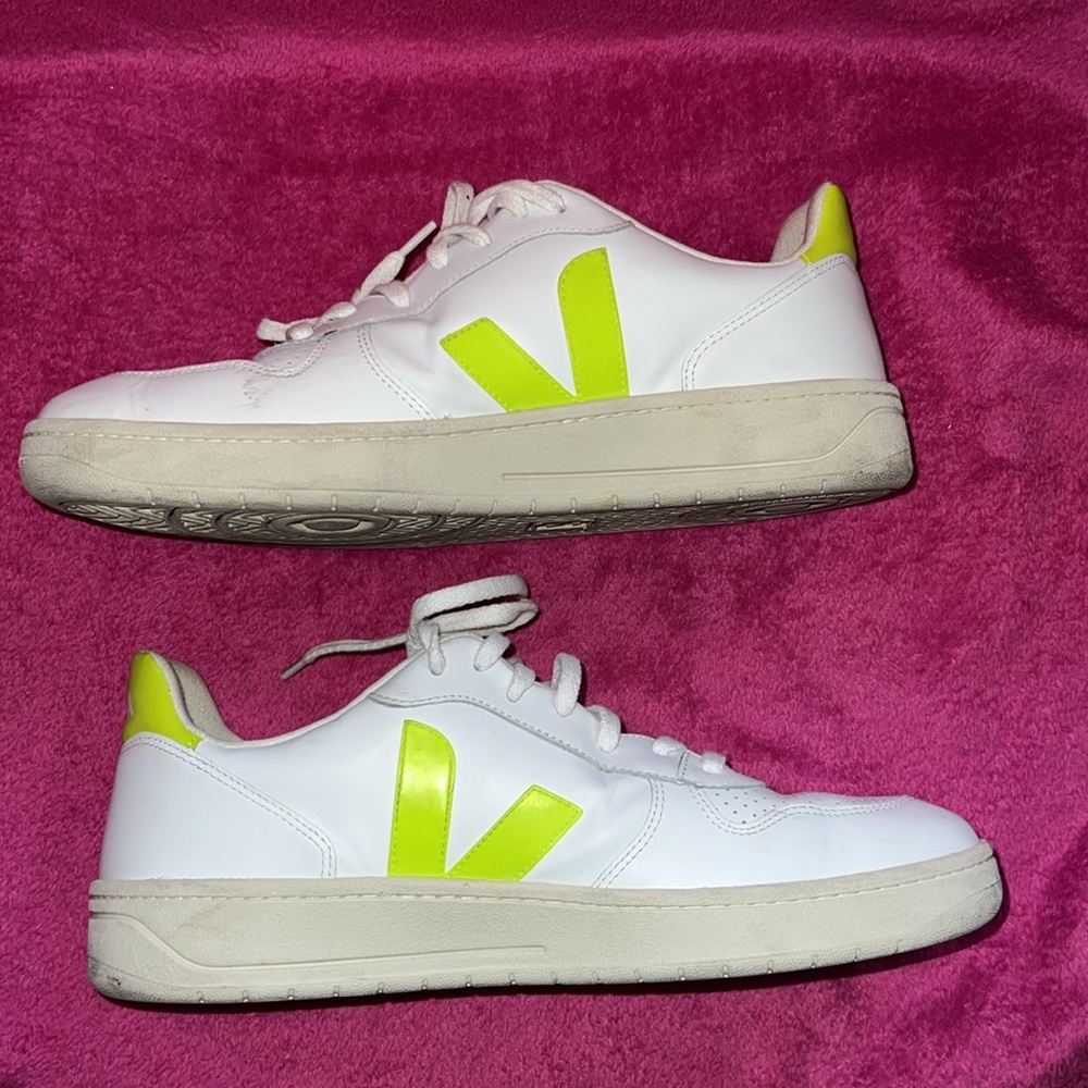 Veja Men's V-10 Leather Low Top Sneakers